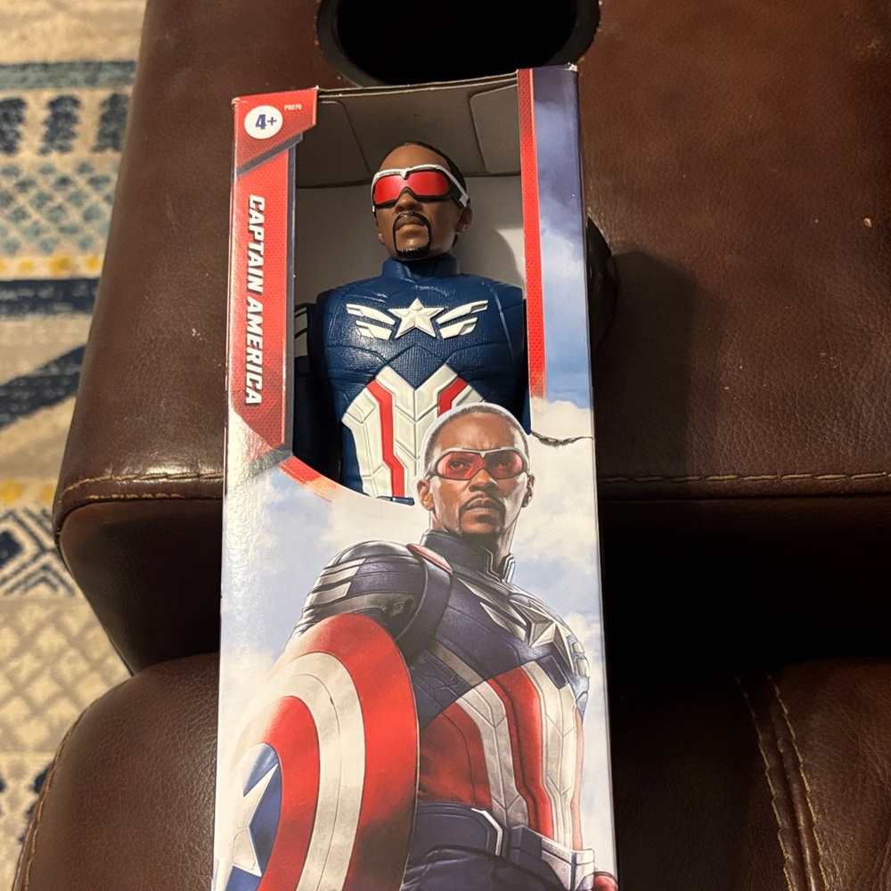 Captain America & The Wasp Marvel Action Figures - Red, Blue, Yellow, Black. NIB - Picture 2 of 5